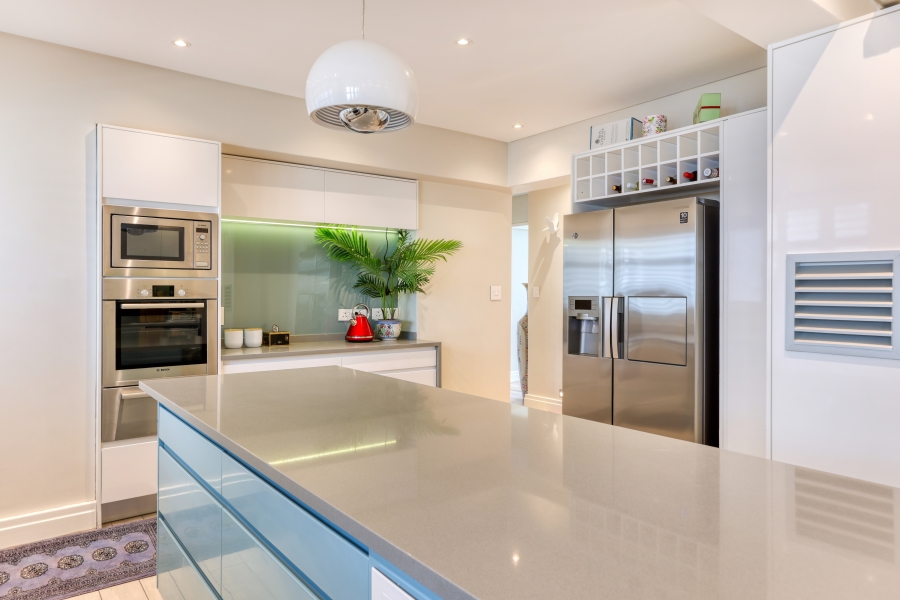 3 Bedroom Property for Sale in Sea Point Western Cape